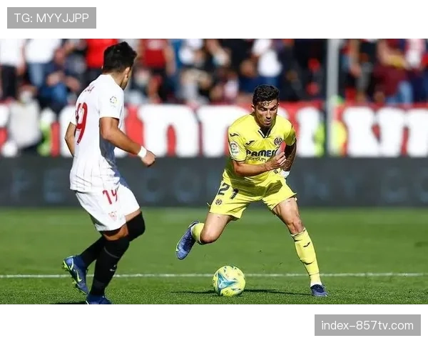 塞维利亚迎战比利亚雷亚尔,保级队与欧战区的直接对话。 塞维利亚迎战比利亚雷亚尔,保级队与欧战区的直接对话。